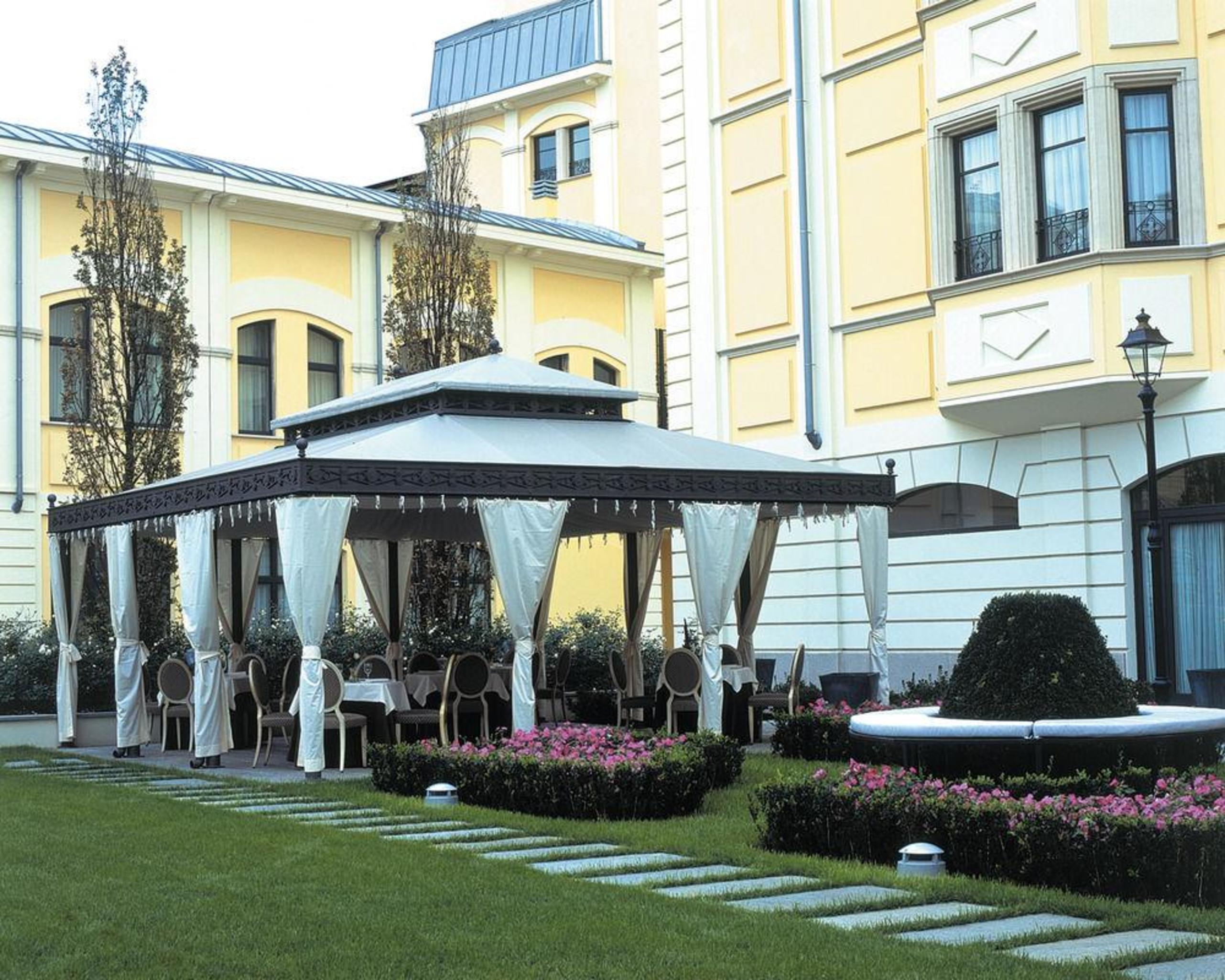 Grand Visconti Palace Hotell Milano Exteriör bild